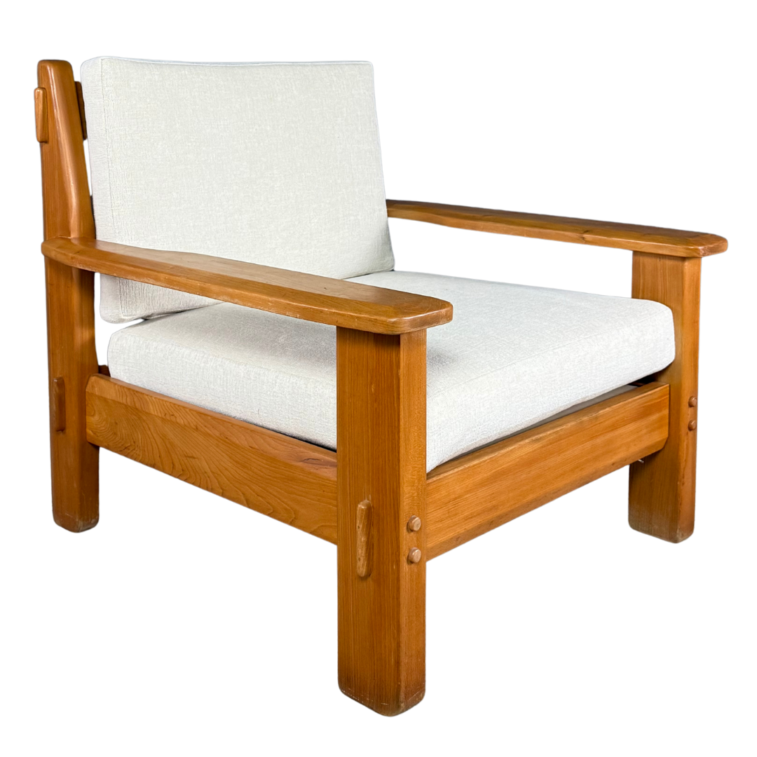 1970s French : solid oakwood lounge chair, visible joinery, new upholstery