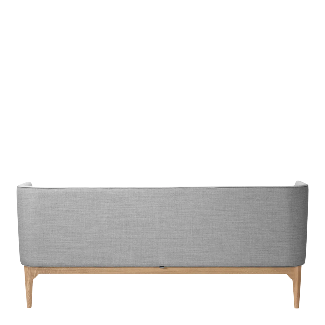 Arne Jacobsen & Flemming Lassen : Mayor AJ5 Sofa for &Tradition