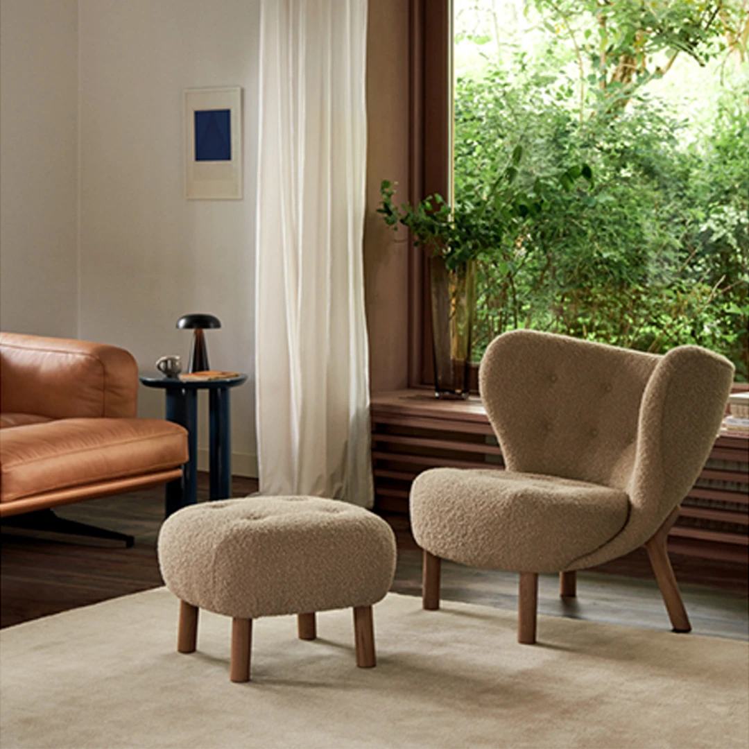 Viggo Boesen : Little Petra VB1 Lounge Chair for &Tradition