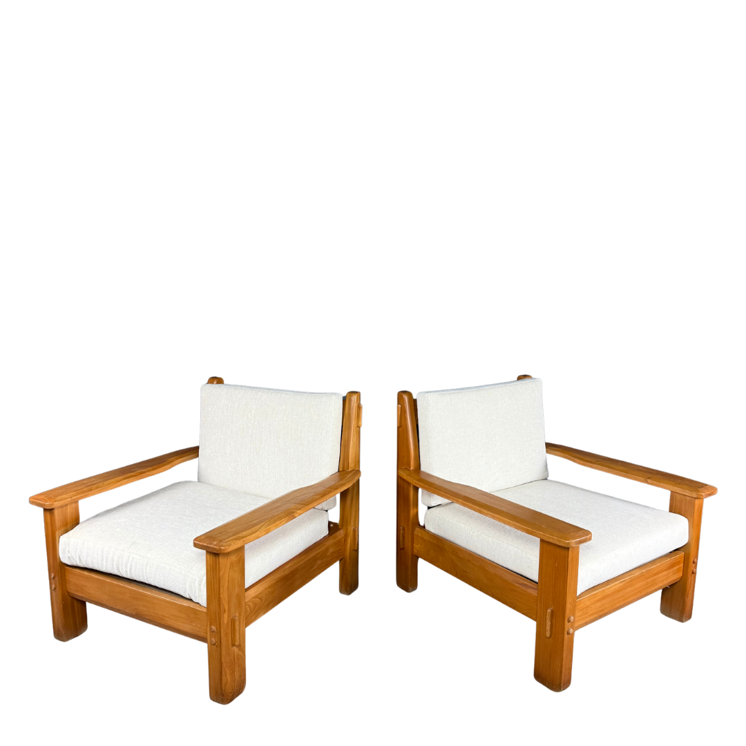 1970s French : solid oakwood lounge chair, visible joinery, new upholstery
