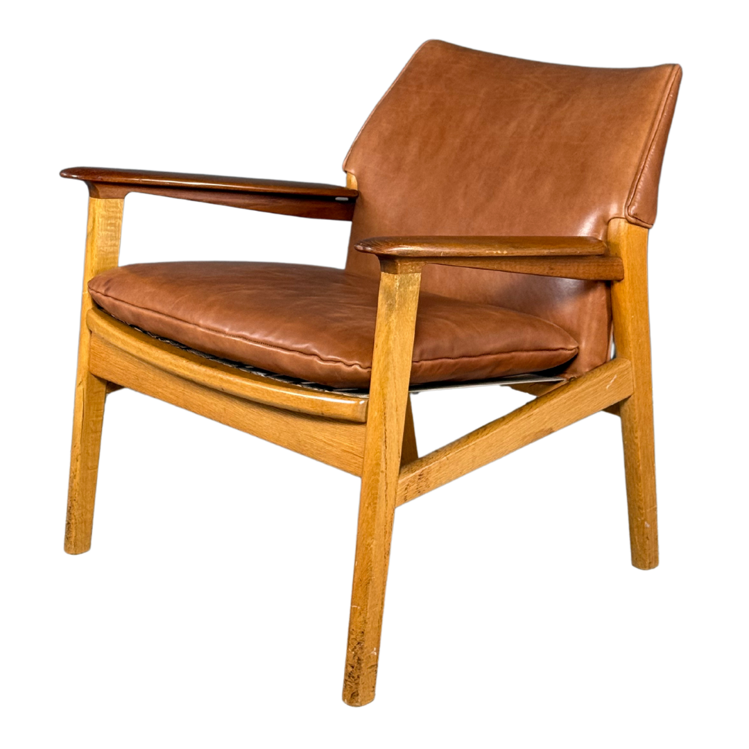 1960s Hans Olsen : Model 9015 armchair, Sweden