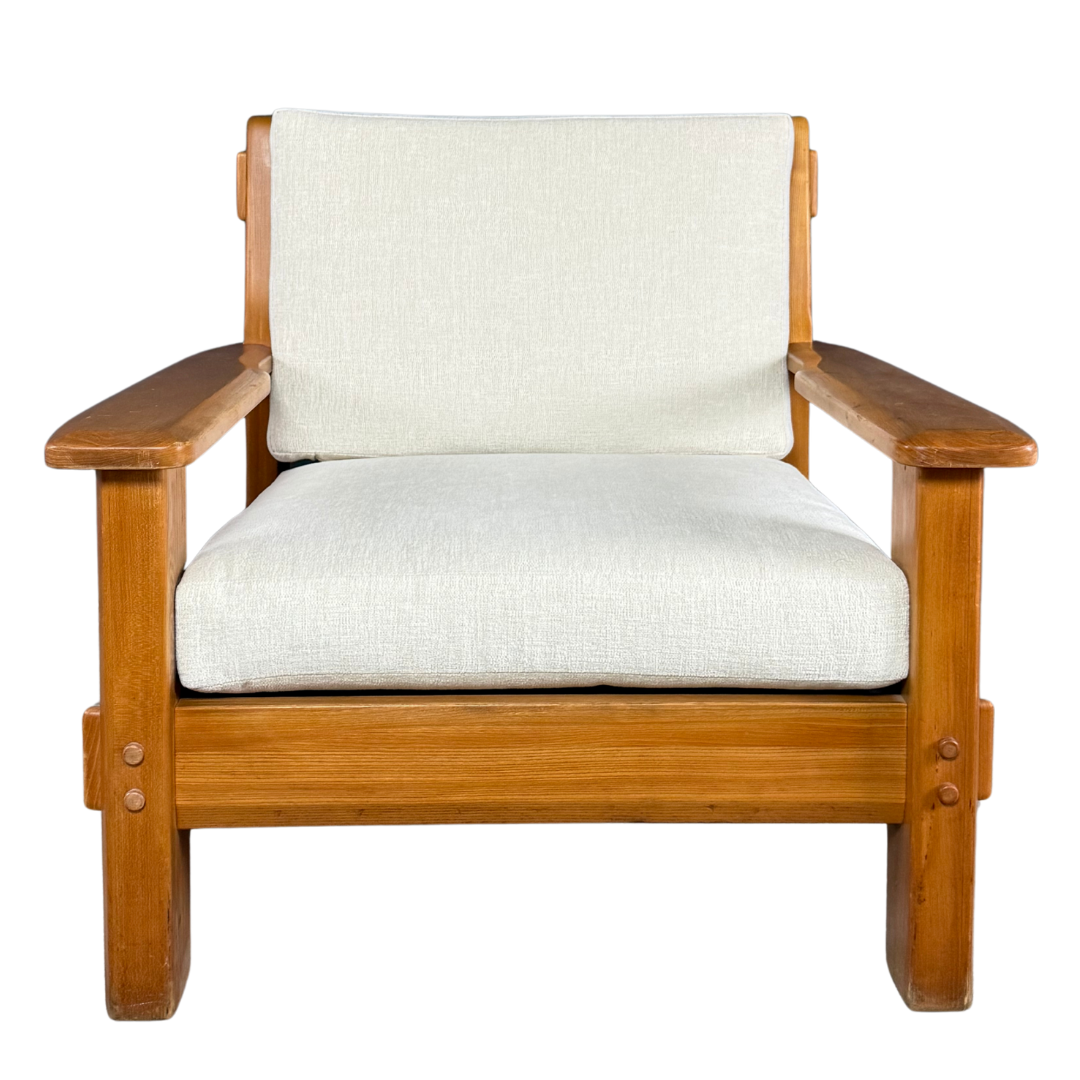 1970s French : solid oakwood lounge chair, visible joinery, new upholstery