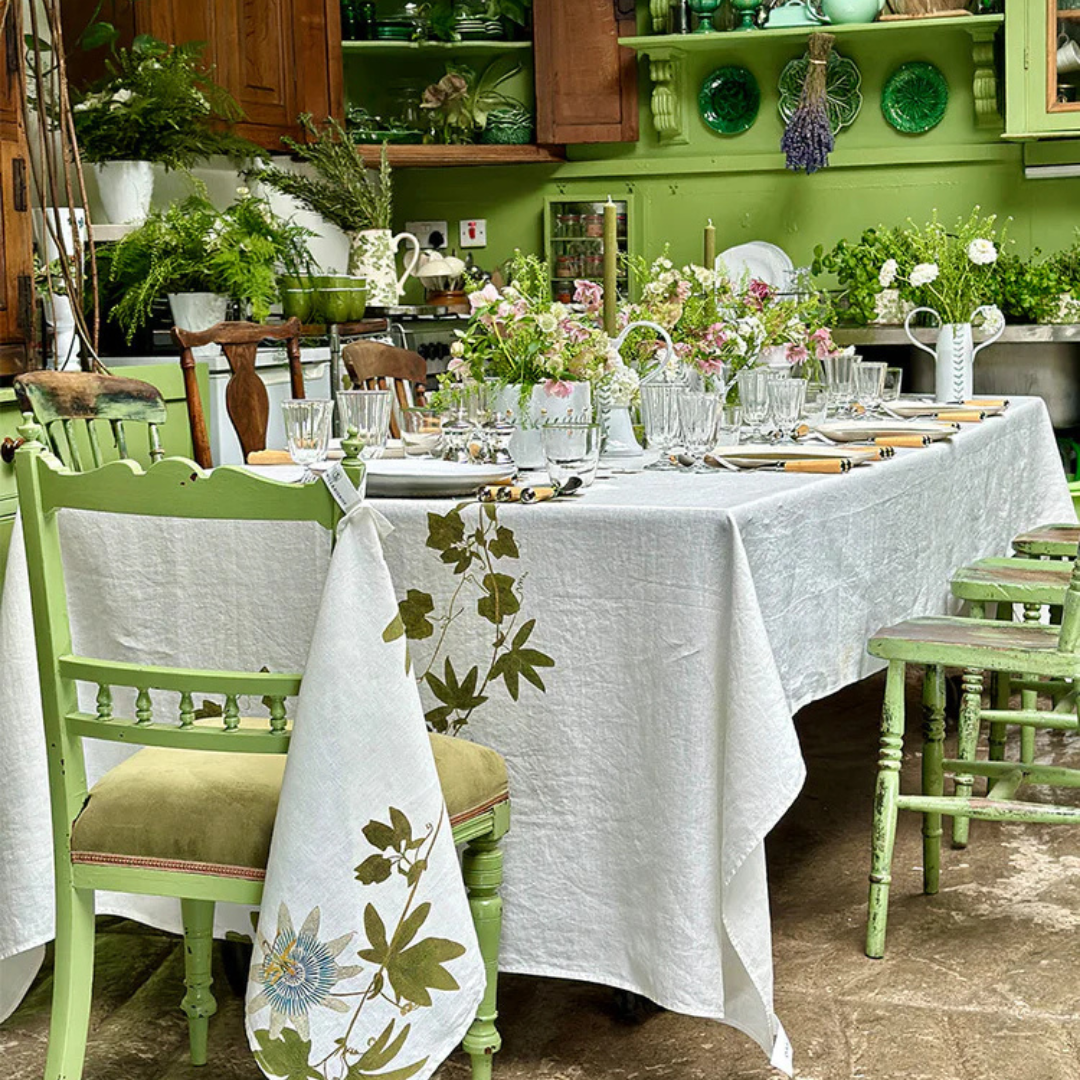 Summerill & Bishop : Passiflora Linen Tablecloth