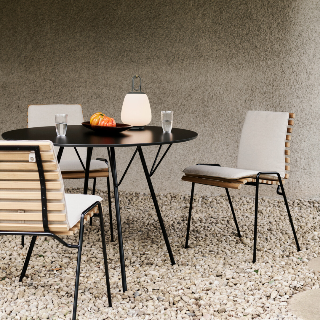 Robin Day : RFH Terrace Table RD6 for &Tradition