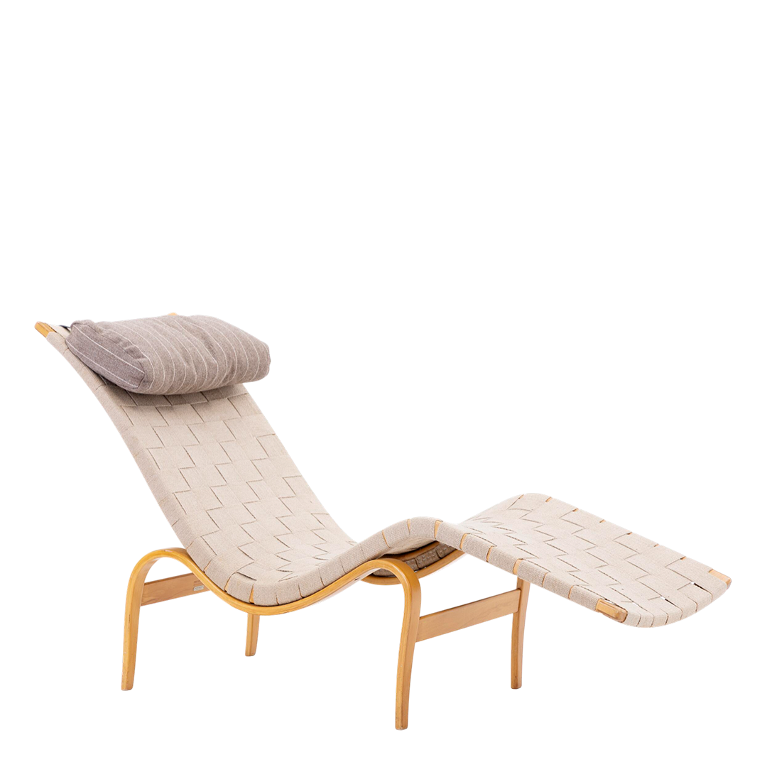 1960s Bruno Mathsson : "Pernilla 3" chaise lounge, beechwood & canvas strap