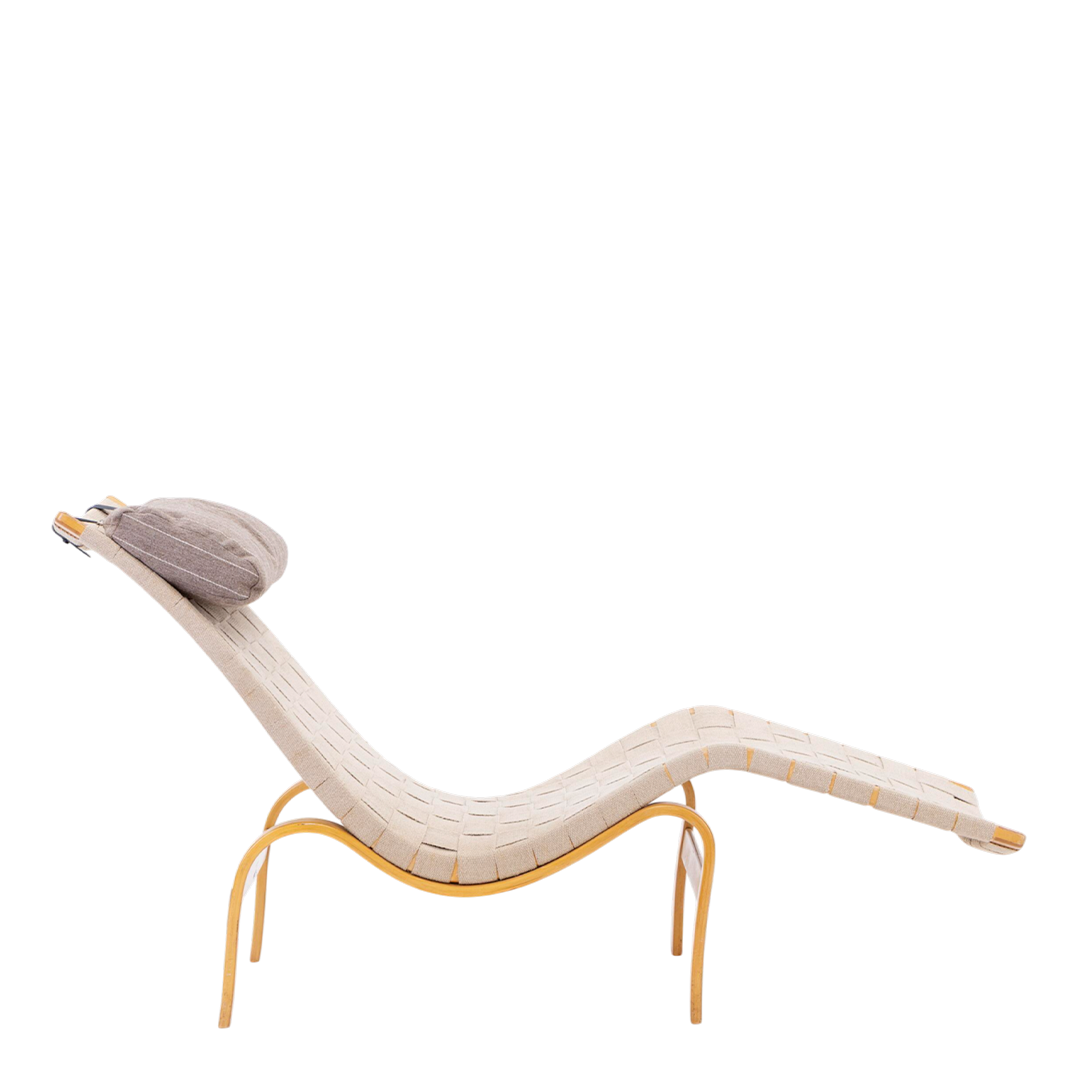 1960s Bruno Mathsson : "Pernilla 3" chaise lounge, beechwood & canvas strap