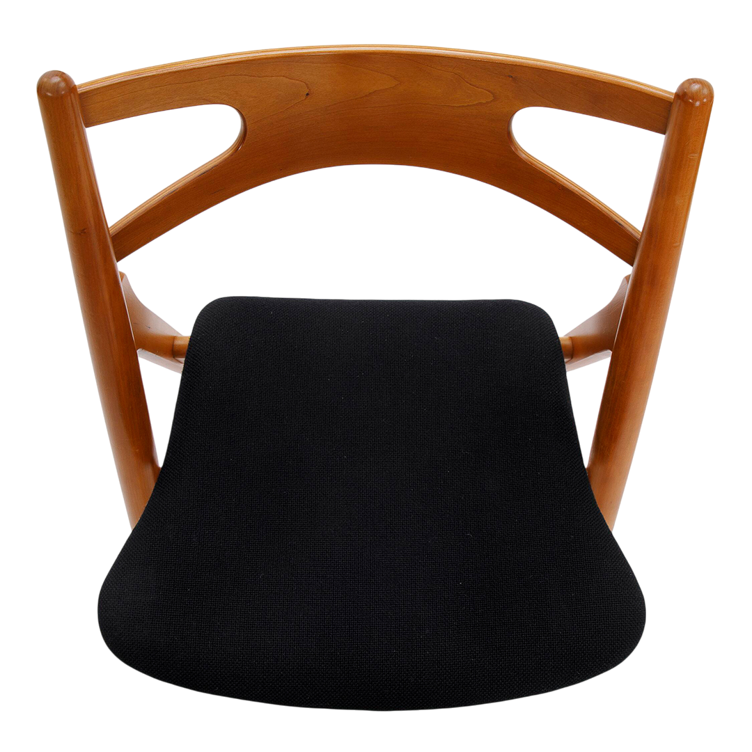 1952 Hans J. Wegner : "The Saw Horse Chair" in cherrywood & wool