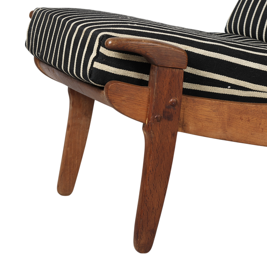 1960 Guillerme et Chambron : solid oakwood short paddle-arm lounge chair