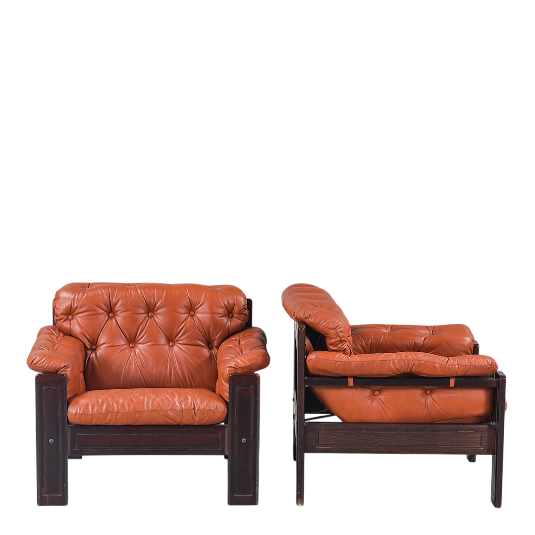 1970s Ekornes : pair Norwegian buttoned leather lounge chairs