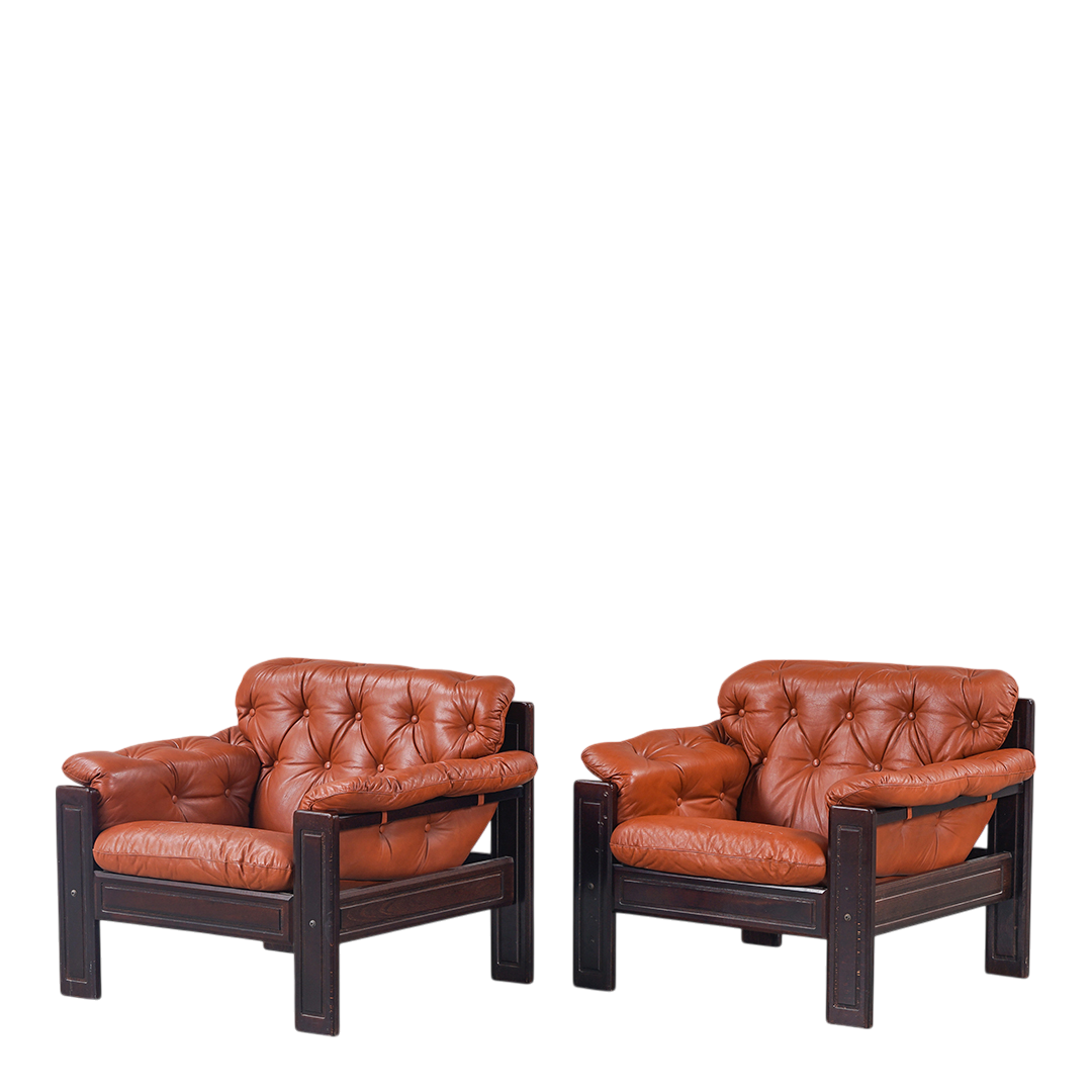 1970s Ekornes : pair Norwegian buttoned leather lounge chairs