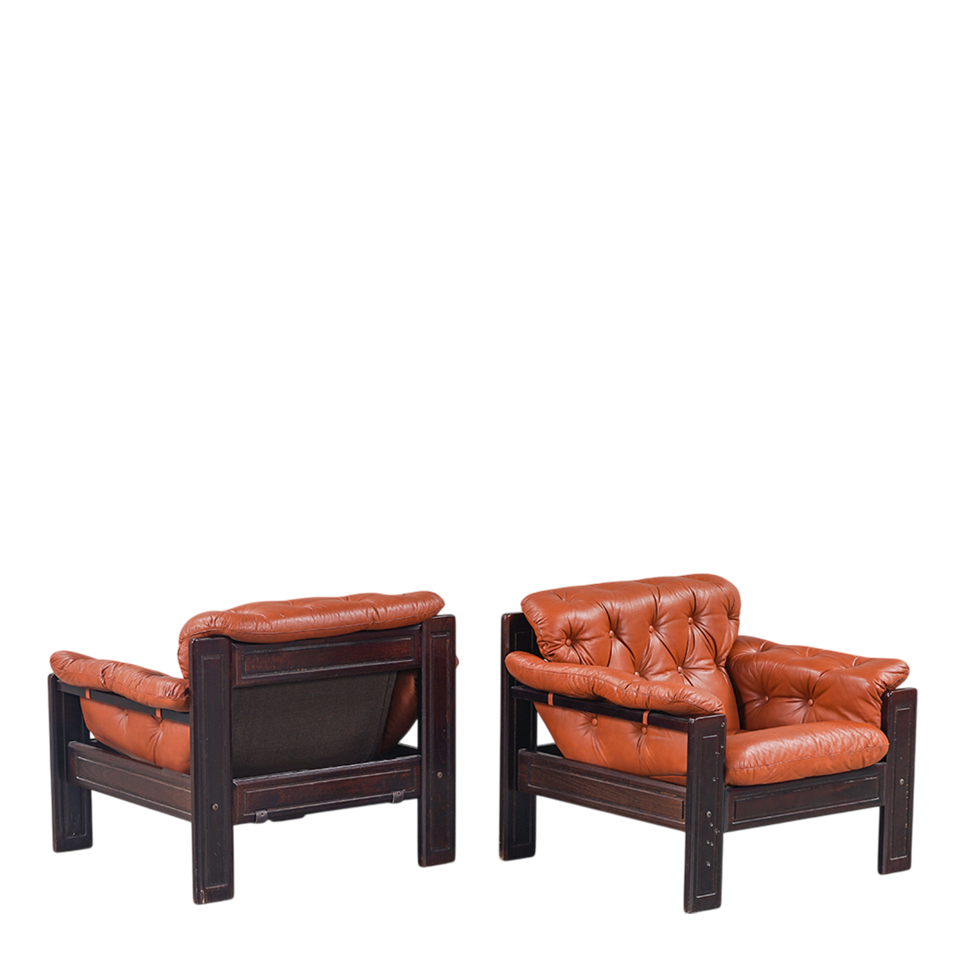 1970s Ekornes : pair Norwegian buttoned leather lounge chairs