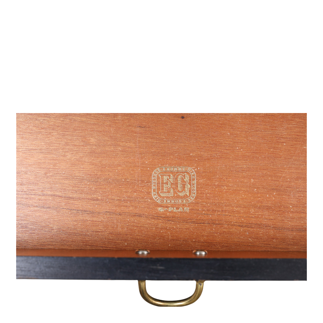 1958 British G-Plan : "Liberanza" desk in mahogany & brass