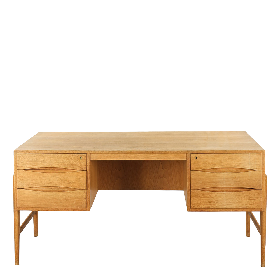 1960s Christian Frederik Møller : classic Danish light oakwood desk, integrated handles