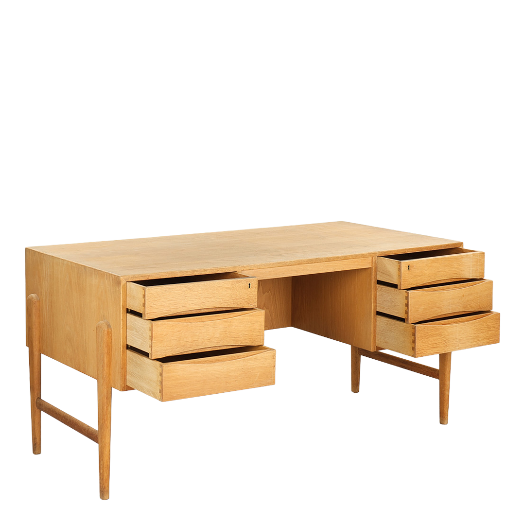 1960s Christian Frederik Møller : classic Danish light oakwood desk, integrated handles