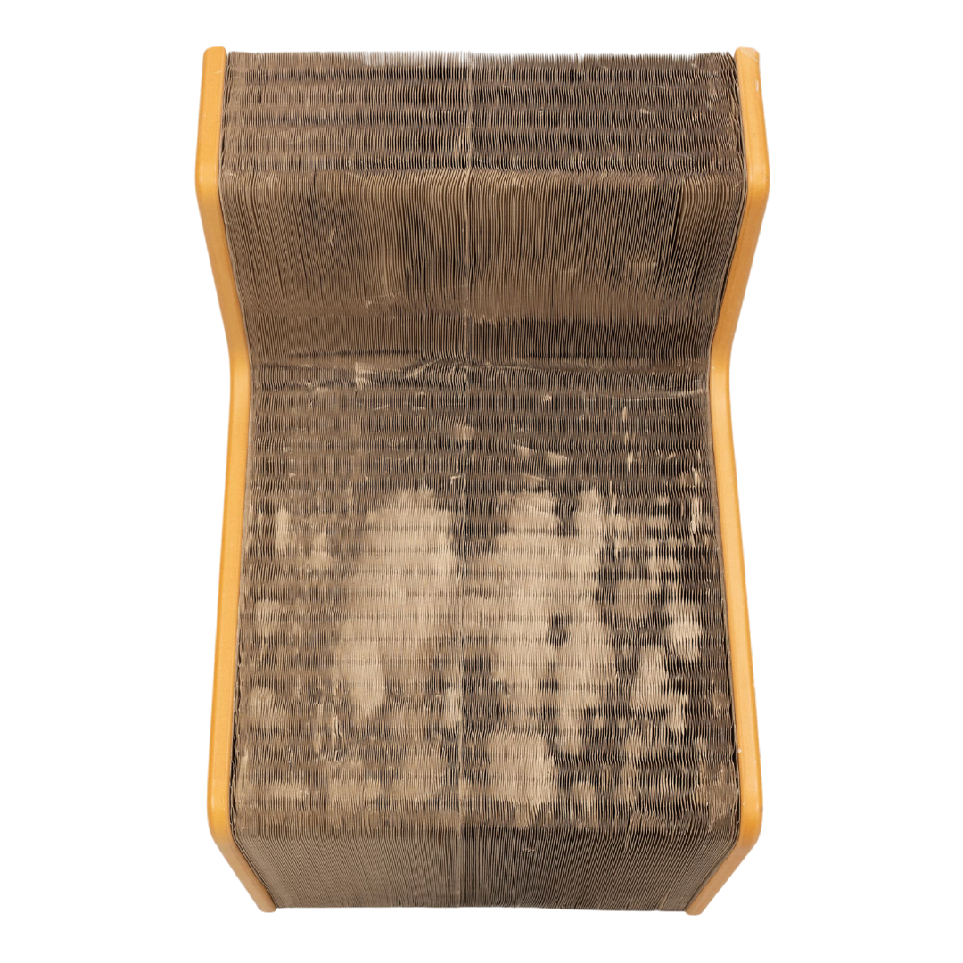 c2005 Chishen Chiu : Flexible Love chair, accordion recycled paper & wood