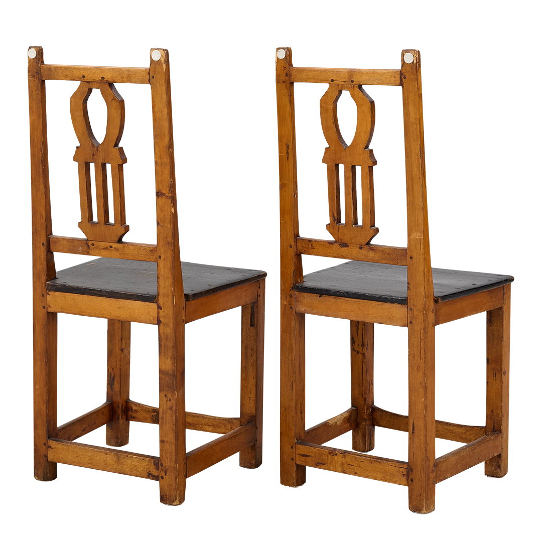 Pair late 18thc Swedish : carved provincial birchwood side chairs w/shell detail