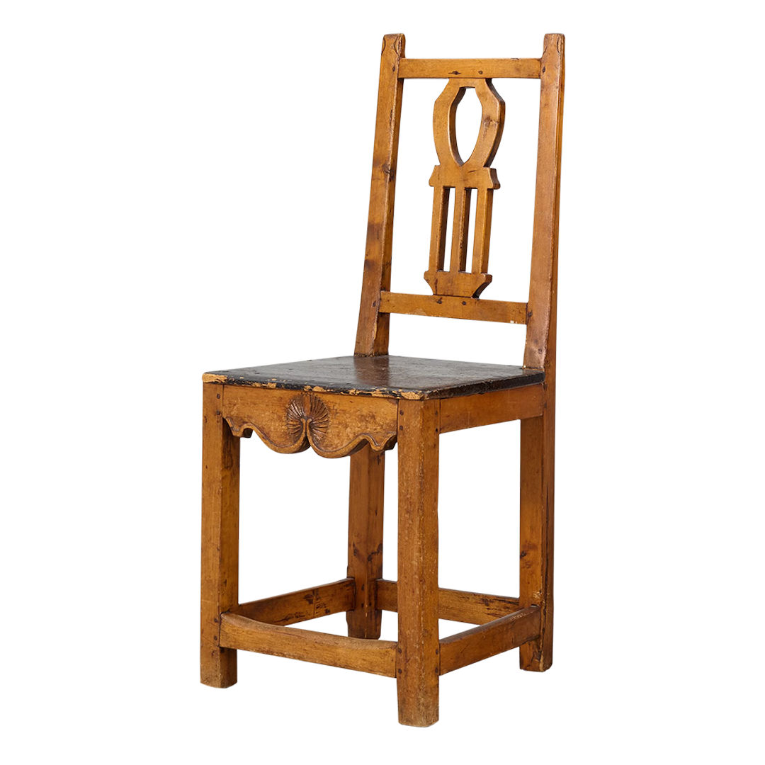 Pair late 18thc Swedish : carved provincial birchwood side chairs w/shell detail