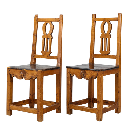 Pair late 18thc Swedish : carved provincial birchwood side chairs w/shell detail