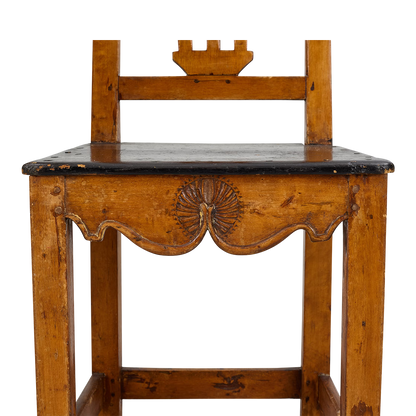 Pair late 18thc Swedish : carved provincial birchwood side chairs w/shell detail