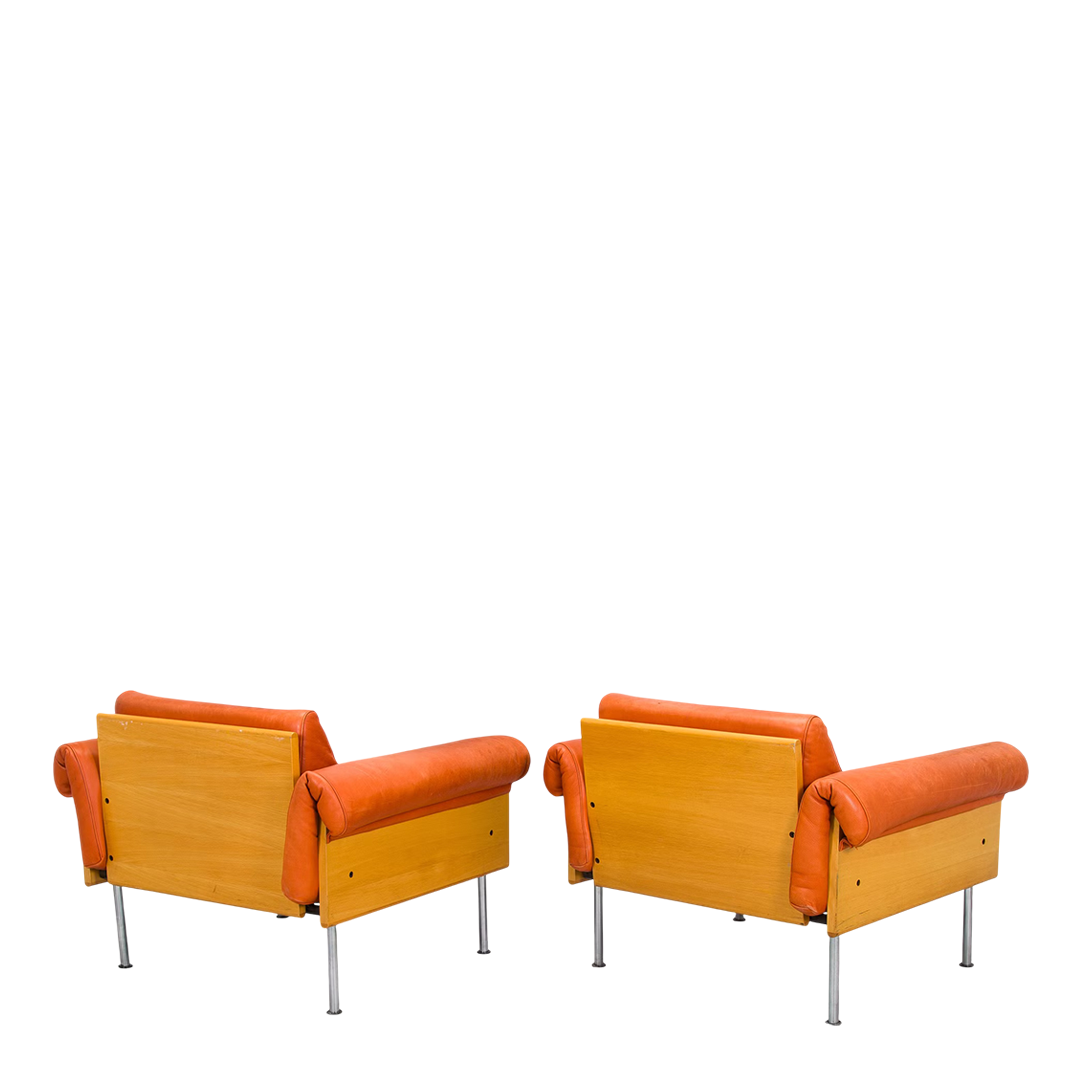 1970s Yrjö Kukkapuro : pair of orange leather & birch "Ateljee" lounge chairs