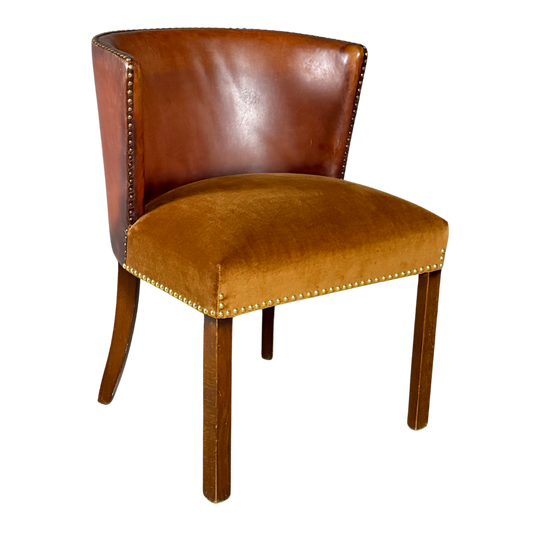 1940 Fritz Hansen : Model 1514 barrel back leather side chair