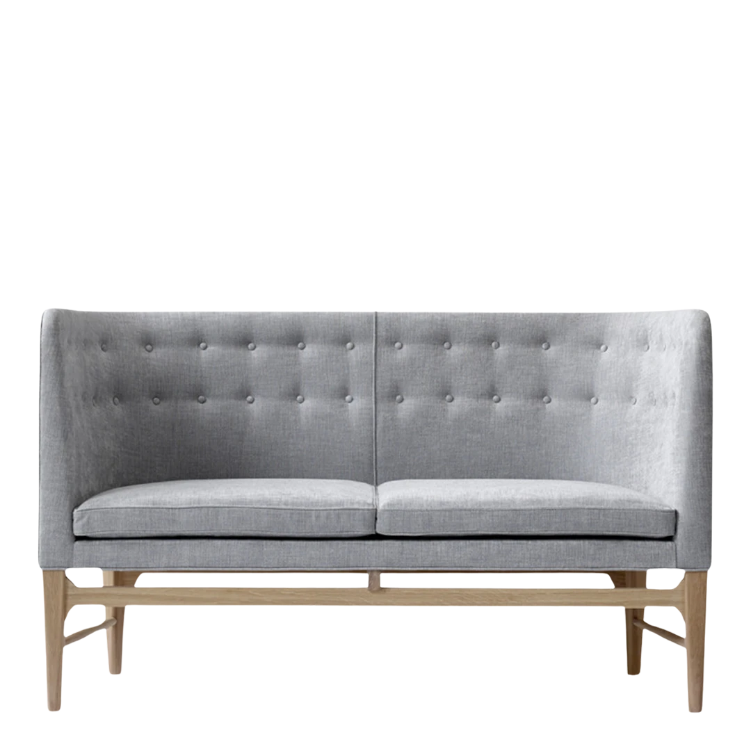 Arne Jacobsen & Flemming Lassen : Mayor AJ6 Sofa for &Tradition