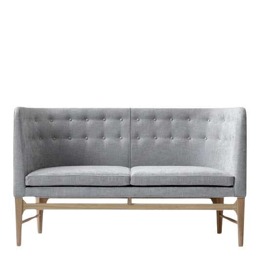 Arne Jacobsen & Flemming Lassen : Mayor AJ6 Sofa for &tradition