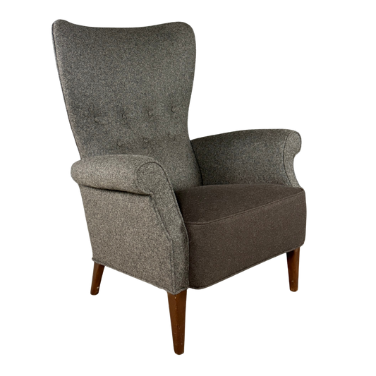 1950s Fritz Hansen : upholstered armchair with sculpted tall back