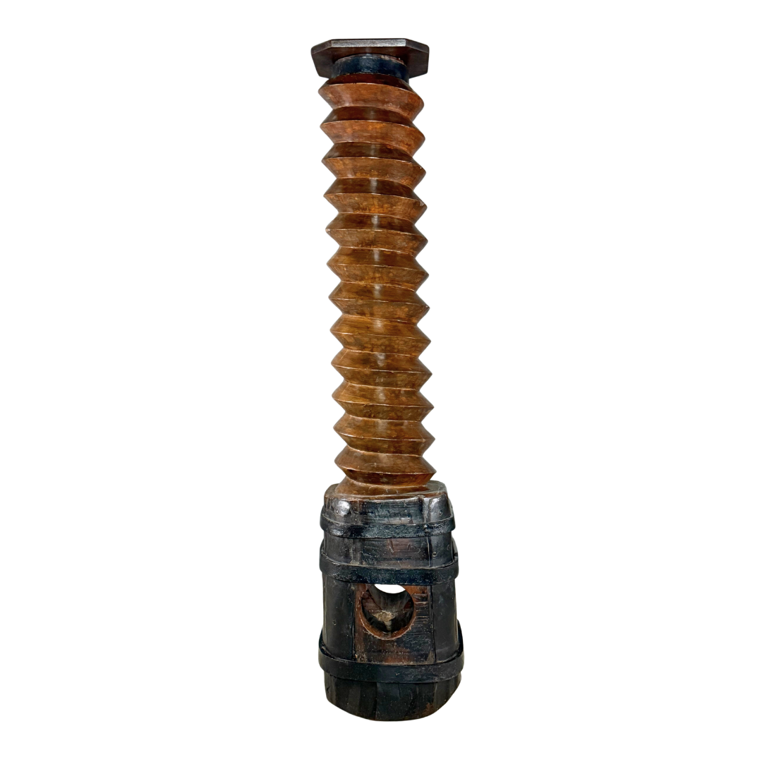 19th century : wooden grape press screw fragment