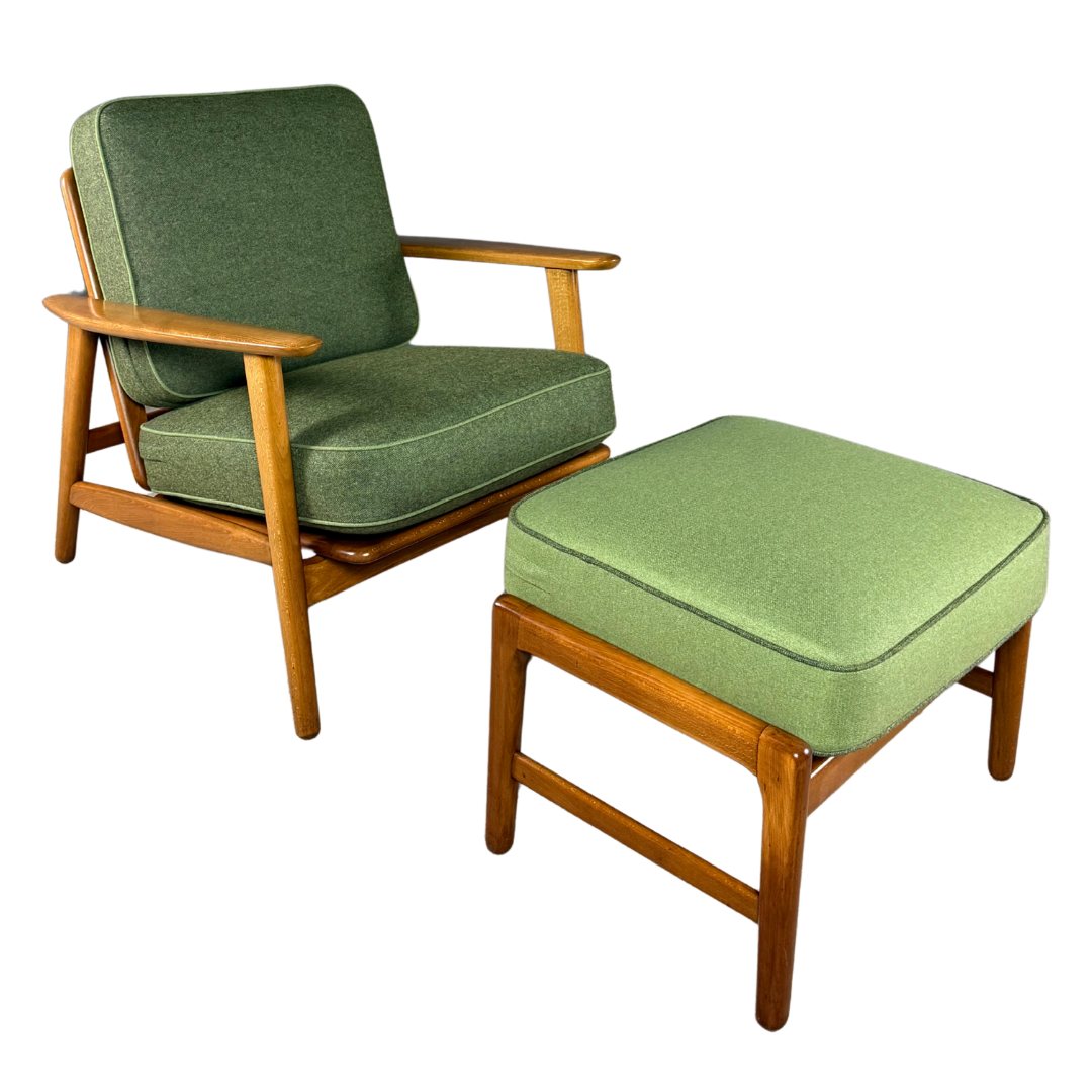 1952 Hans J Wegner : classic GE 233 oakwood lounge chair + ottoman