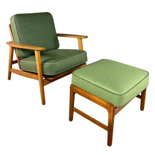 1952 Hans J Wegner : classic GE 233 oakwood lounge chair + ottoman