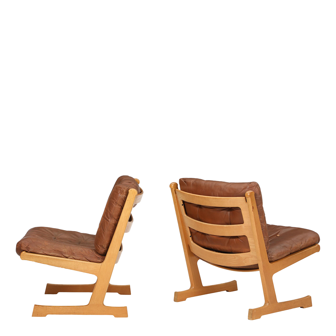 1960s Ditte & Adrian Heath : pair Model 242 ashwood & leather cantilever chairs