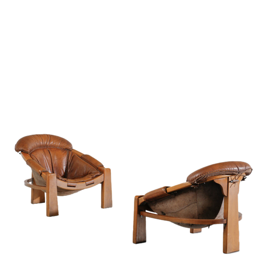 1970s Luciano Frigerio : pair of leather scoop lounge chairs