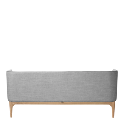 Arne Jacobsen & Flemming Lassen : Mayor AJ5 Sofa for &tradition