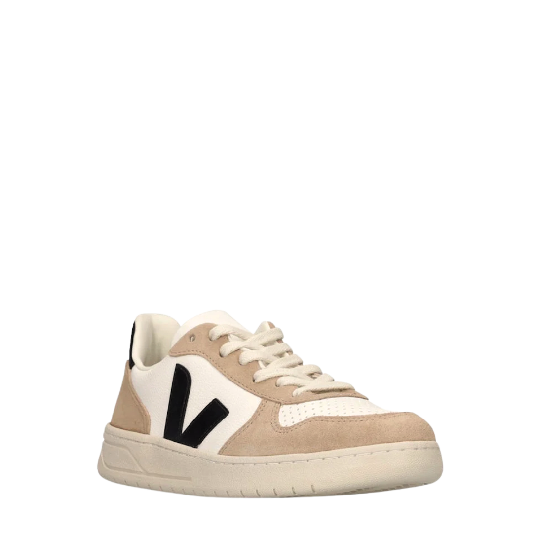 Veja : V-10 Leather,  Extra White Black Sahara