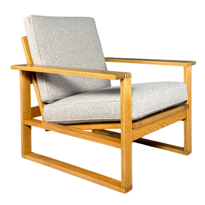 1960s Danish Design : solid beech lounge + ottoman, Mogensen style