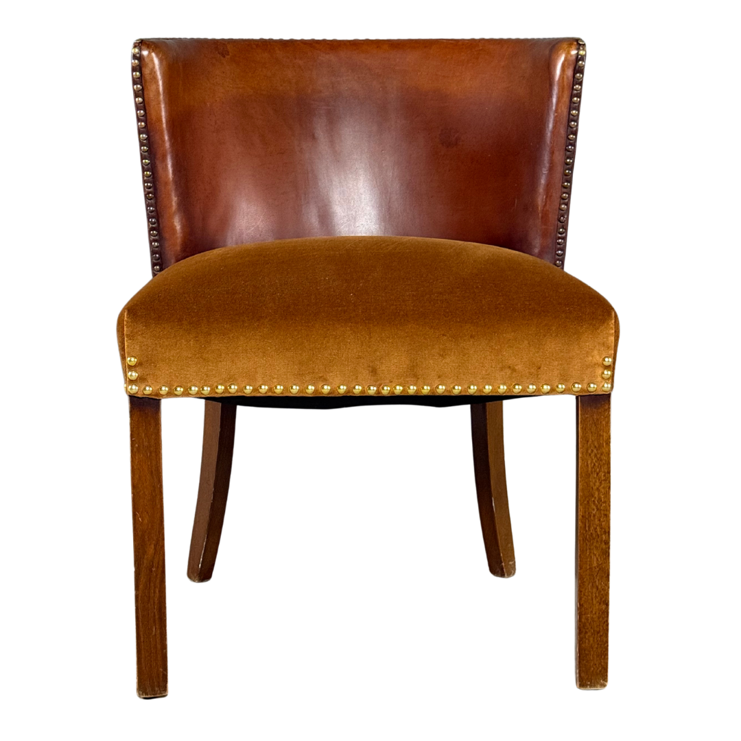 1940 Fritz Hansen : Model 1514 barrel back leather side chair