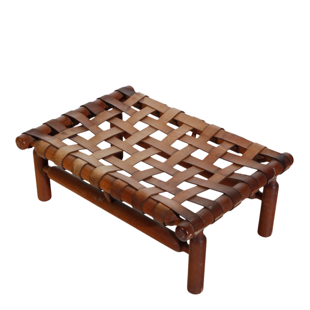 1950s Ilmari Tapiovaara : rare doweled wood and leather stools, Cantù