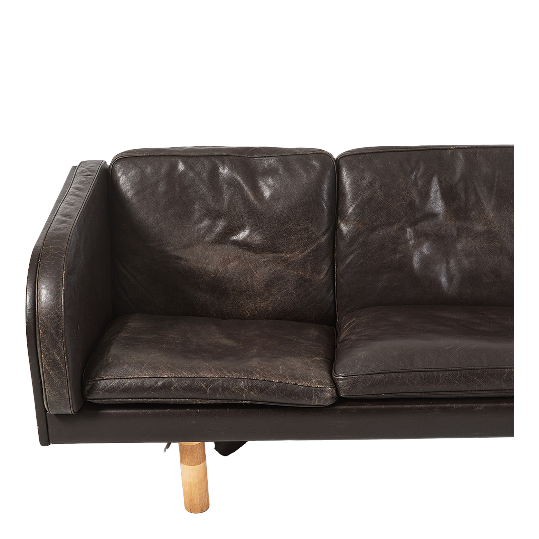 1979 Jørgen Gammelgaard : 3-seat brown leather EJ20 sofa, Denmark