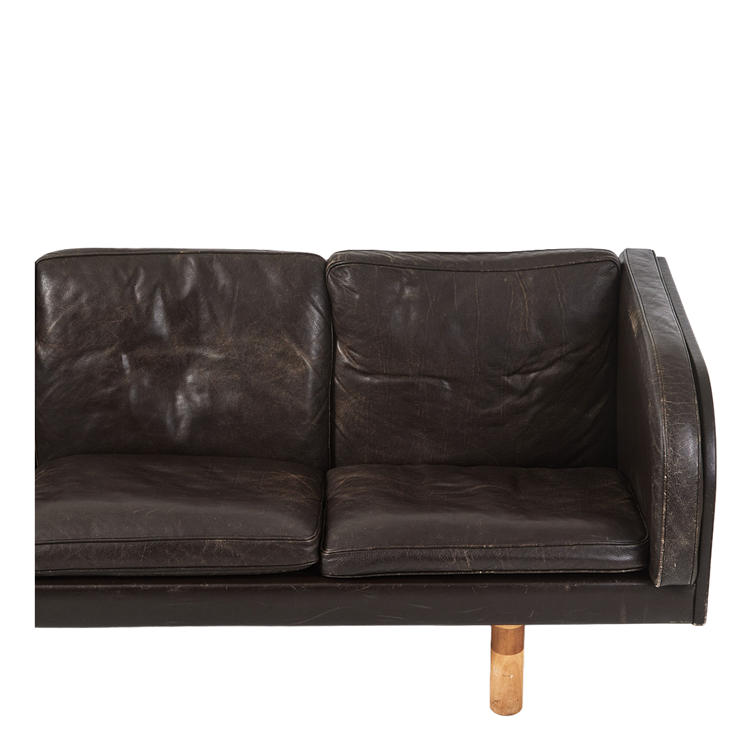 1979 Jørgen Gammelgaard : 3-seat brown leather EJ20 sofa, Denmark