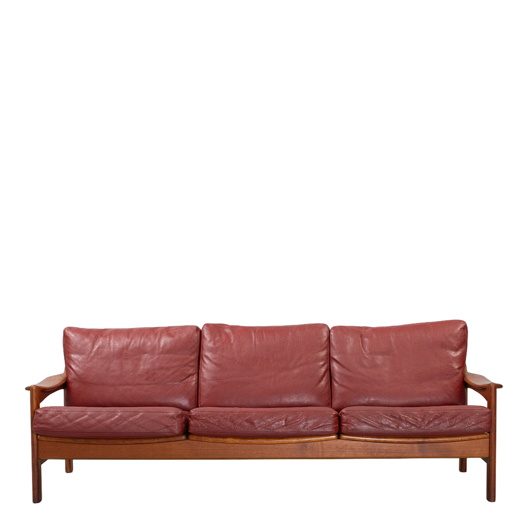 1960s Arne Wahl Iversen : oxblood leather & teakwood 3-seat sofa, Komfort