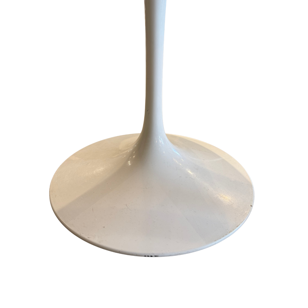 1957 design Eero Saarinen 47" Tulip table, Arabesco marble & aluminum, Knoll