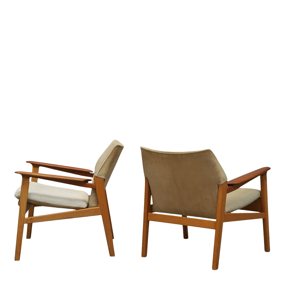 1960s Hans Olsen : Model 9115 suede armchair, Sweden