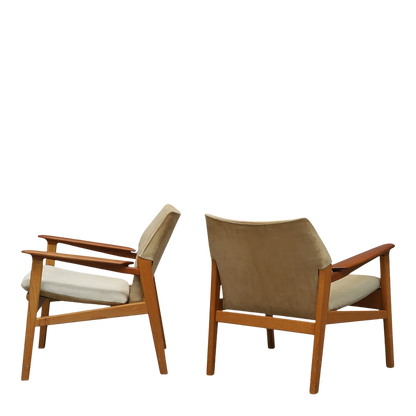 1960s Hans Olsen : Model 9115 suede armchair, Sweden