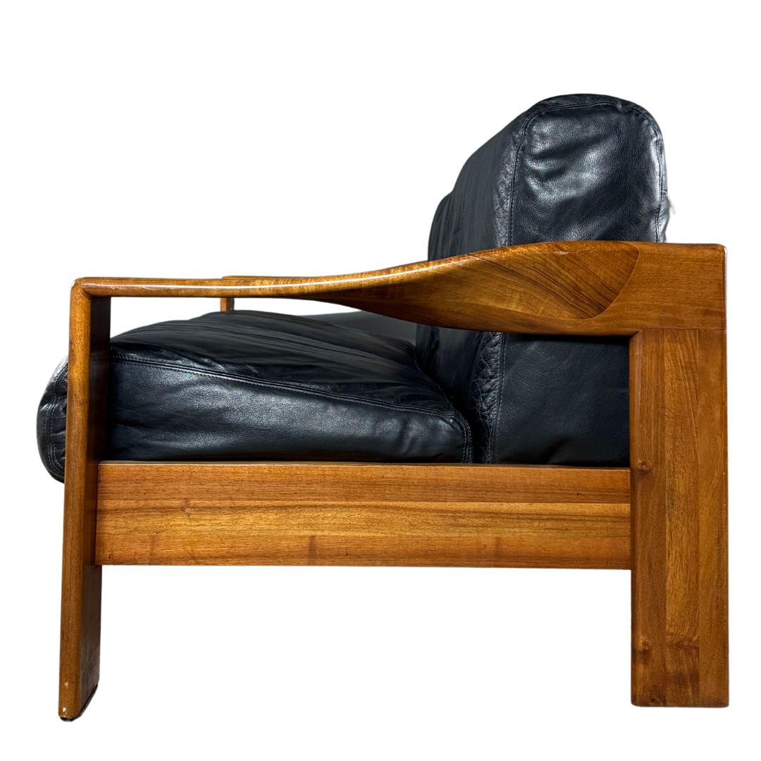 1970s Mobilgirgi S.p.a. : architectural black leather 2-seat sofa, Italy
