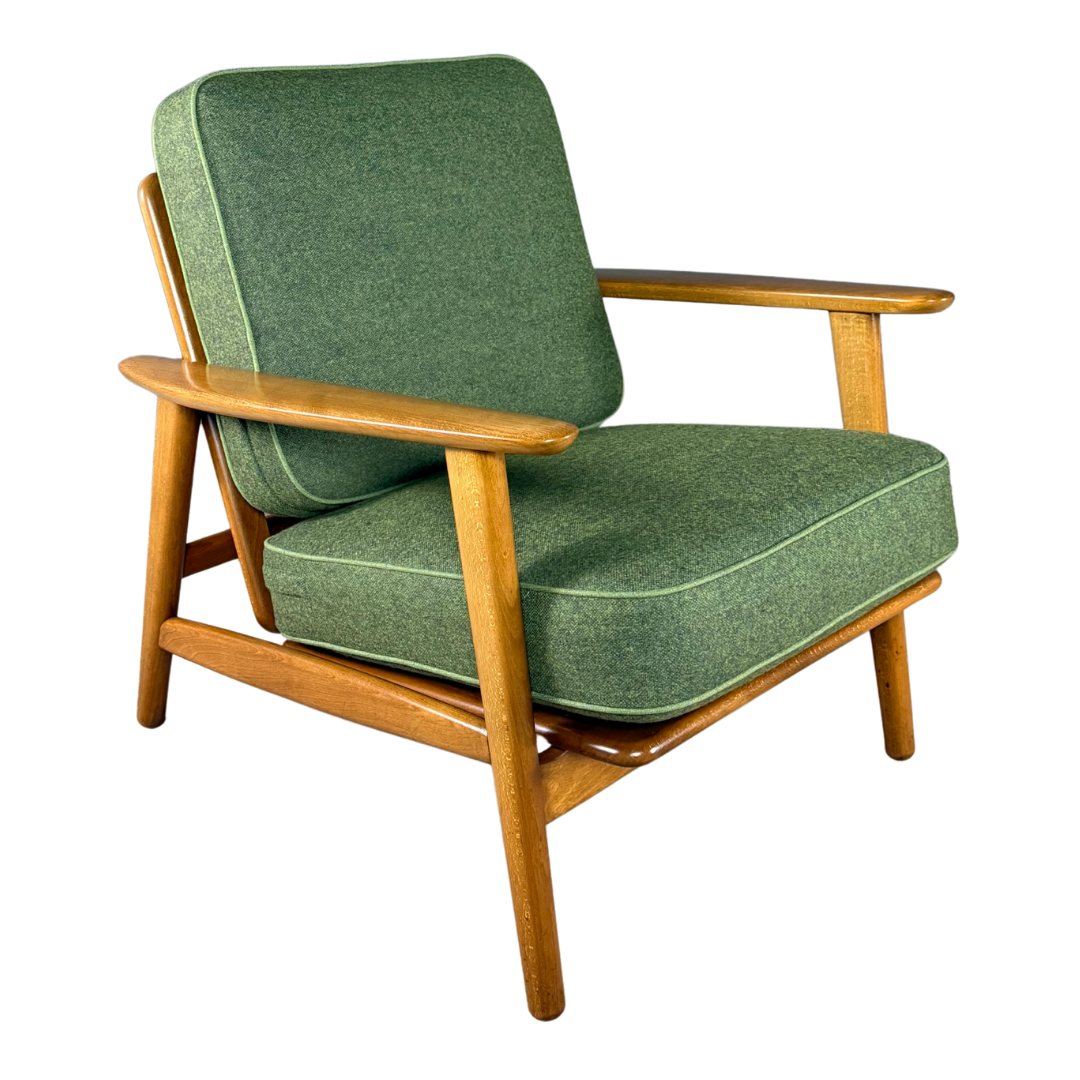 1952 Hans J Wegner : classic GE 233 oakwood lounge chair + ottoman