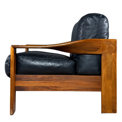 1970s Mobilgirgi S.p.a. : architectural black leather lounge chair, Italy