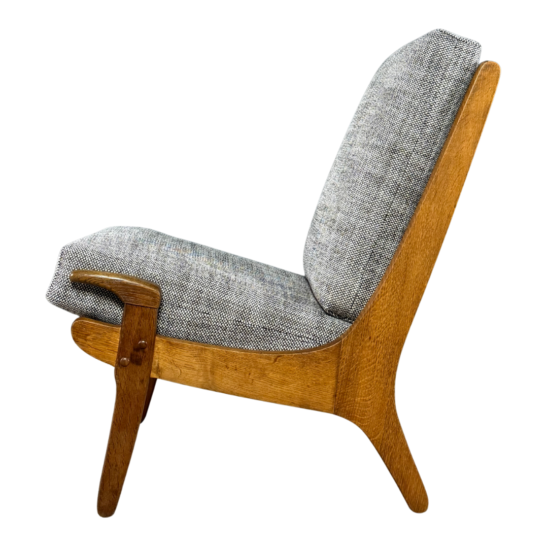 1960 Guillerme et Chambron : solid oakwood short paddle-arm lounge chair