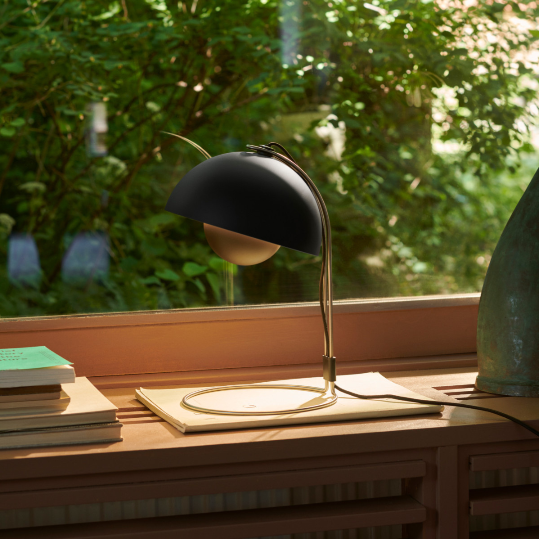 Verner Panton : Flowerpot VP4 Desk Lamp for &tradition