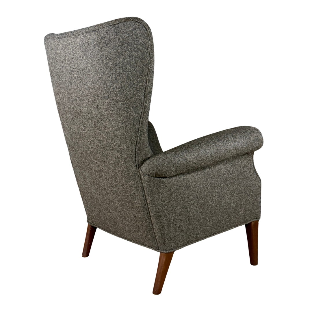 1950s Fritz Hansen : upholstered armchair with sculpted tall back